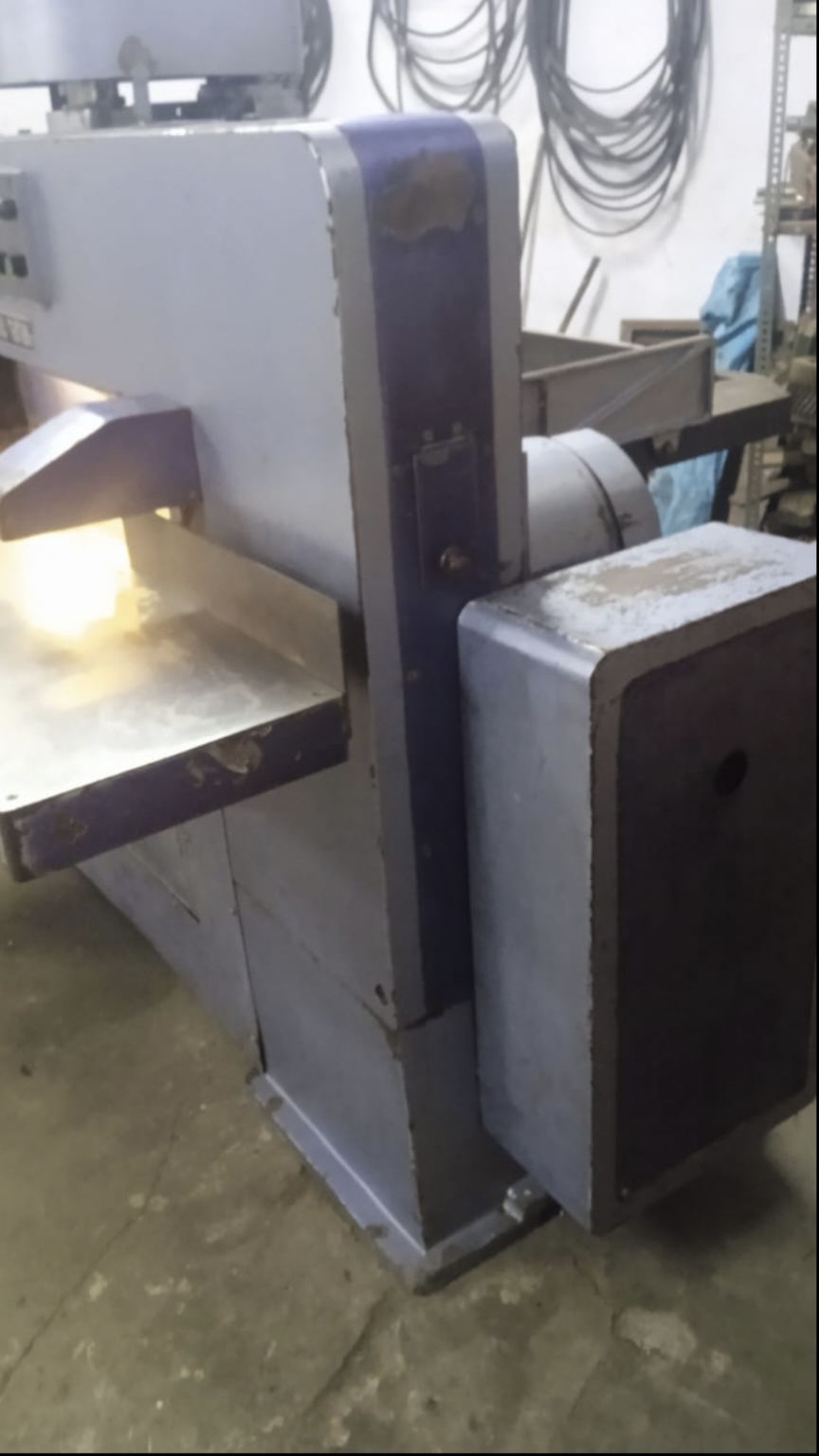 Semi Automatic Cutting Machine 